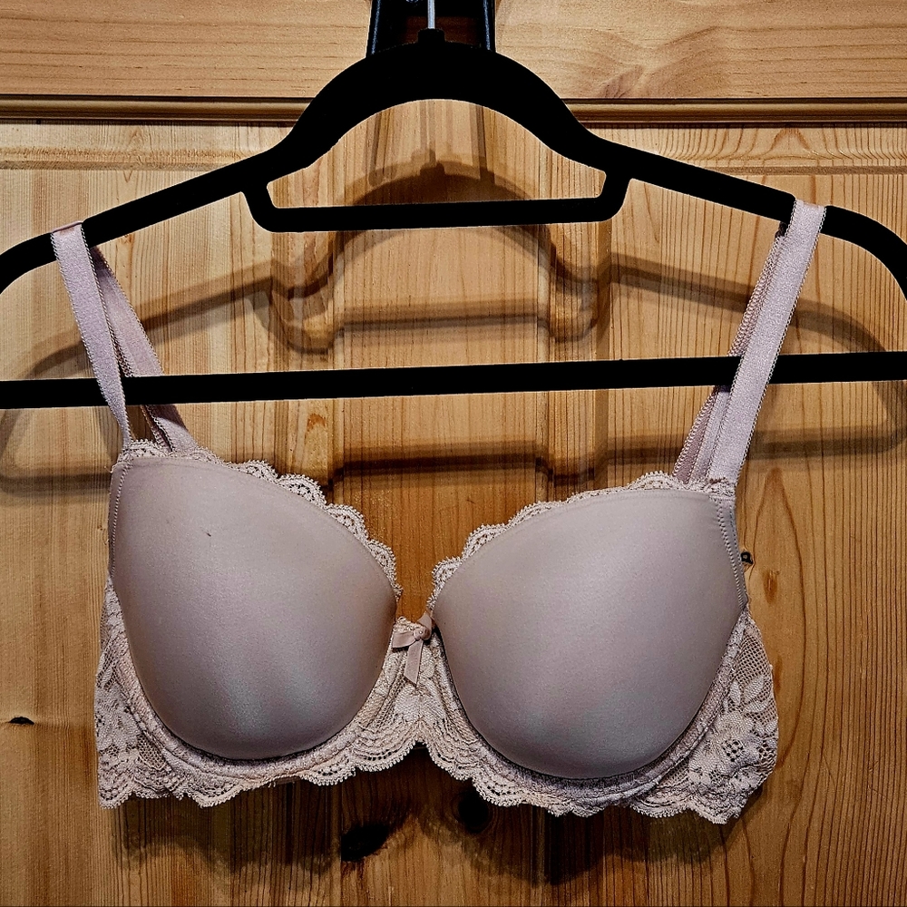 Victoria’s Secret Lace Bra 34D